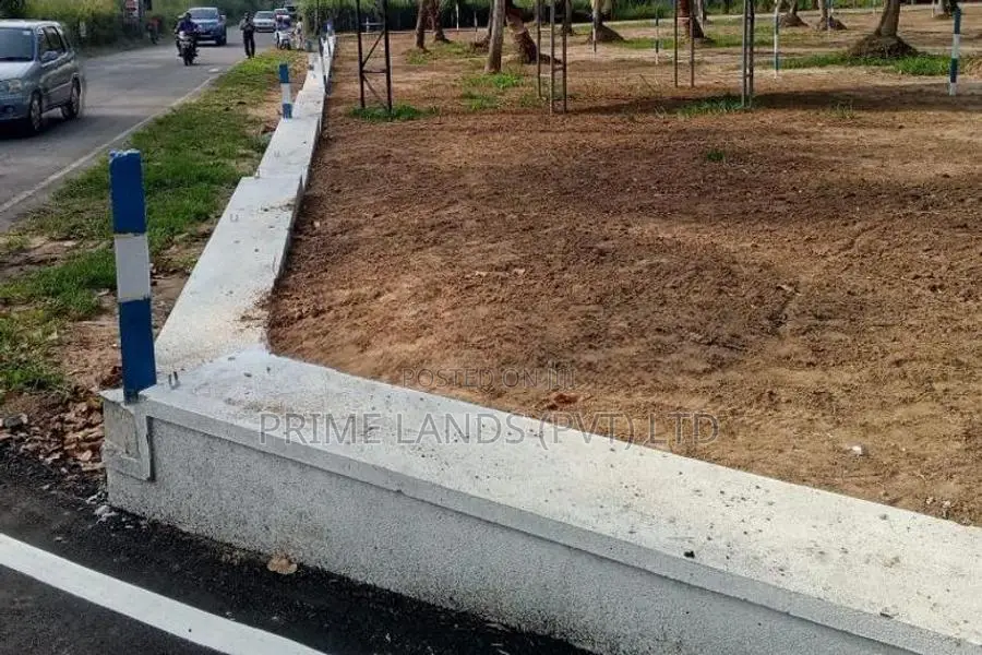 නයිවල පදිංචියට හොඳම තැනින් නේවාසික බිම්කොටස්