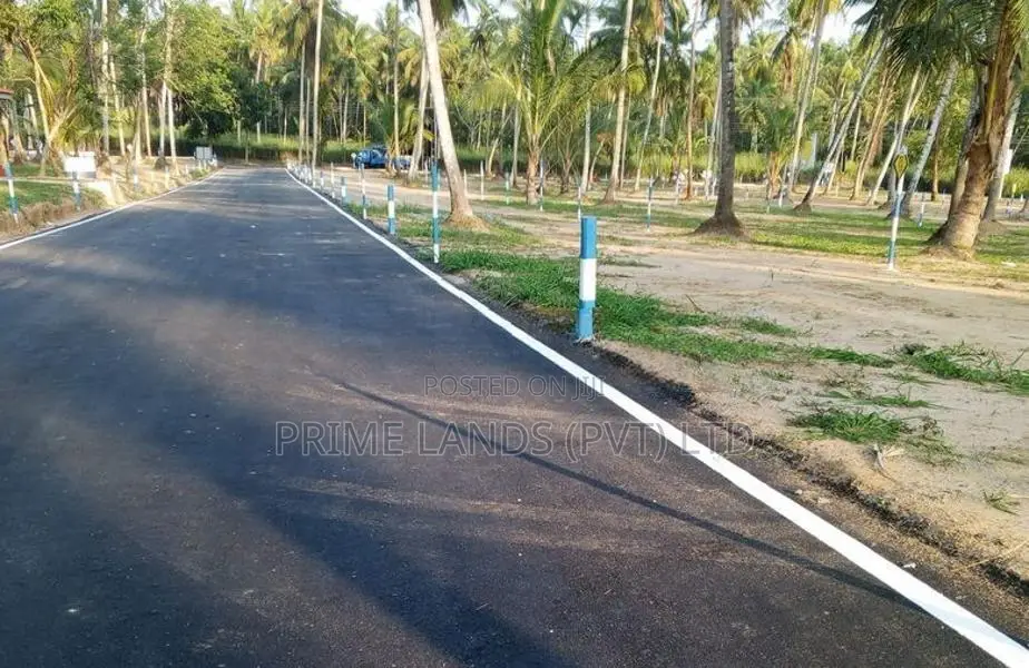 නයිවල පදිංචියට හොඳම තැනින් නේවාසික බිම්කොටස්