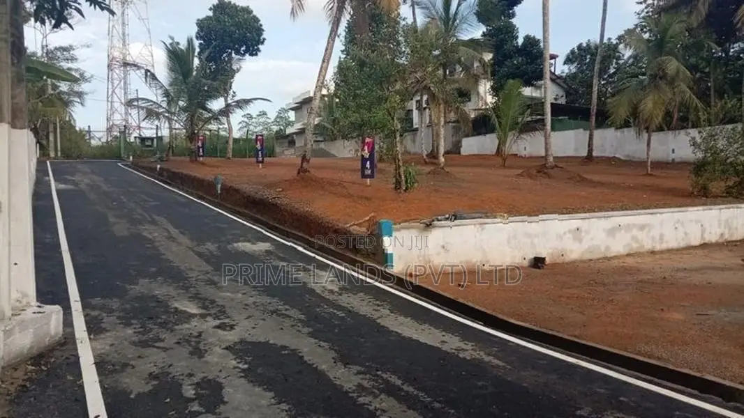 ගාල්ල බද්දේගම බිම් කොටස්