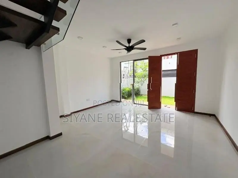 Beautiful Modern Brand New House for Sale in Athurugiriya