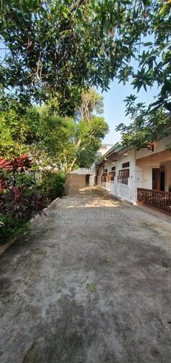 10 Rooms Villa for Rent in Mount Lavinia