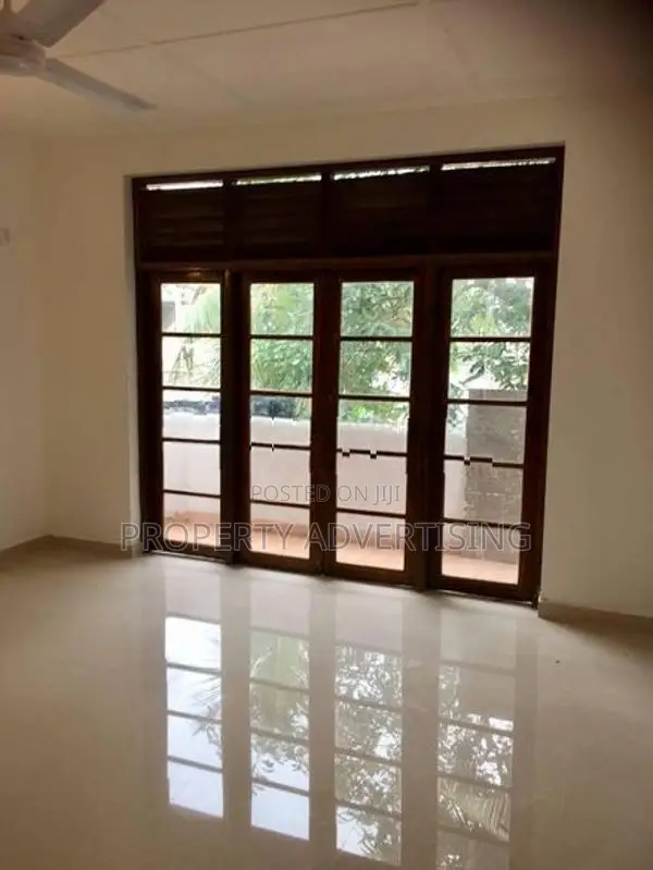 10 Rooms Villa for Rent in Mount Lavinia