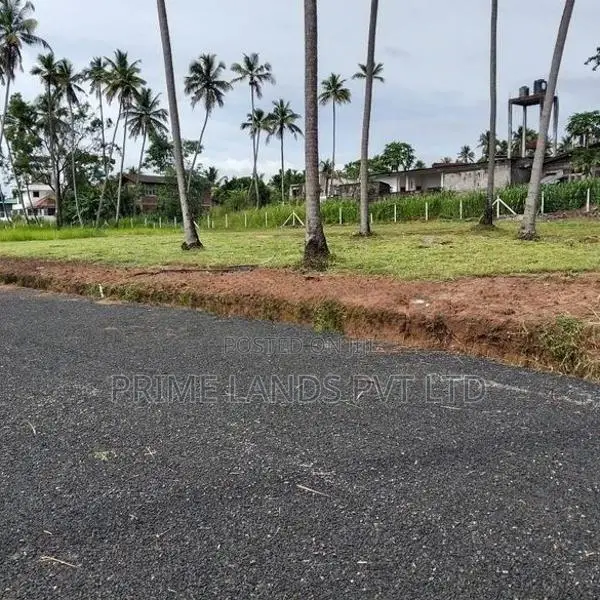 පැල්ලන්දෙණිය හන්දියෙන්ම සුපිරි ඉඩමක්