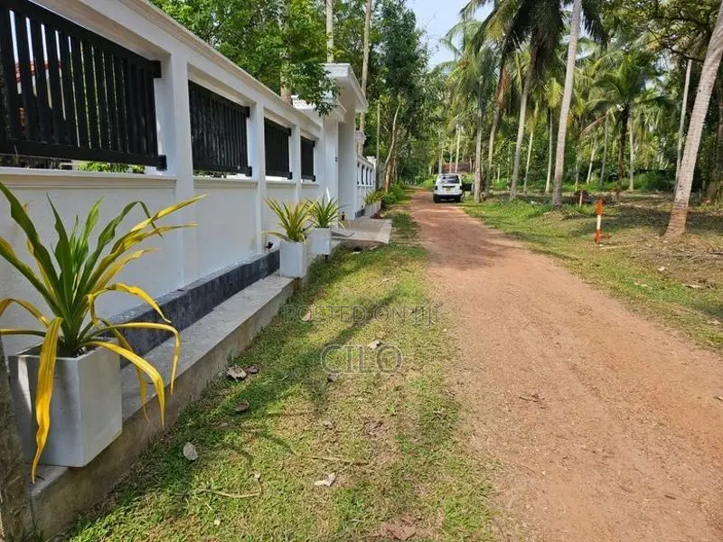 පන්නල – නුගවැල හන්දිය අසල පර්චස් 15 බිම් කොටස් විකිණීමට
