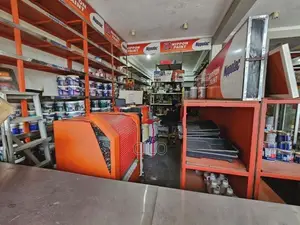 පන්නල ,කුලියාපිටිය බස් මාර්ගයේ පර්චස් 40ක ඉඩම සමග ව්‍යාපාරික ස්ථානයක්