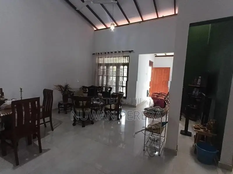 Piliyandala Dampe 3 BR newly build house for sale .
