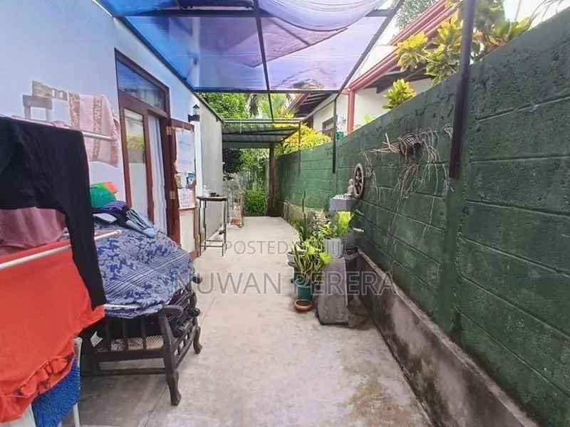 Piliyandala Dampe 3 BR newly build house for sale .