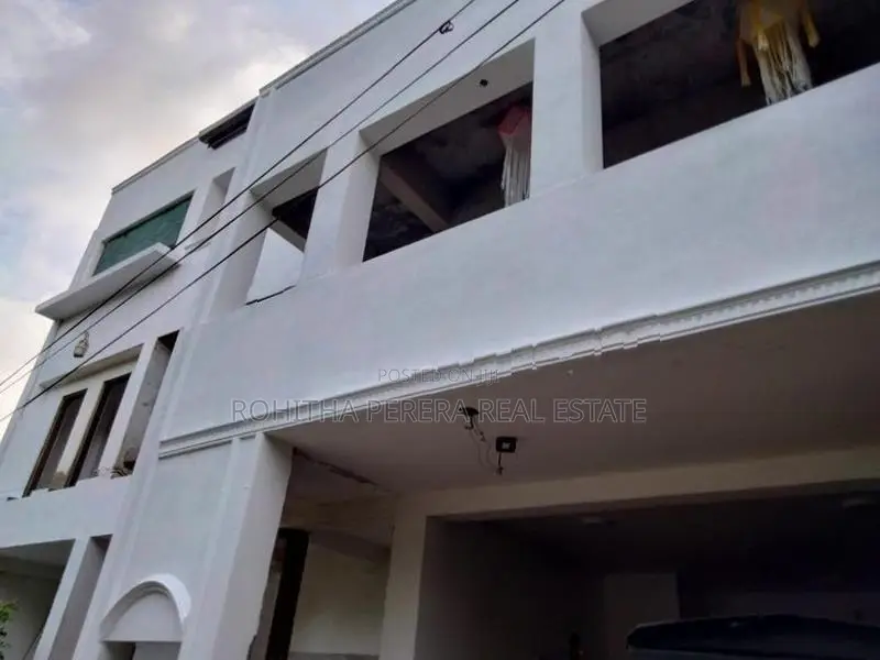 3 Storied 05 Bed Room Modern House Maharagama