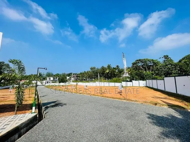07 Perches Luxury Residential Land Plots for Sale in Athurugiriya