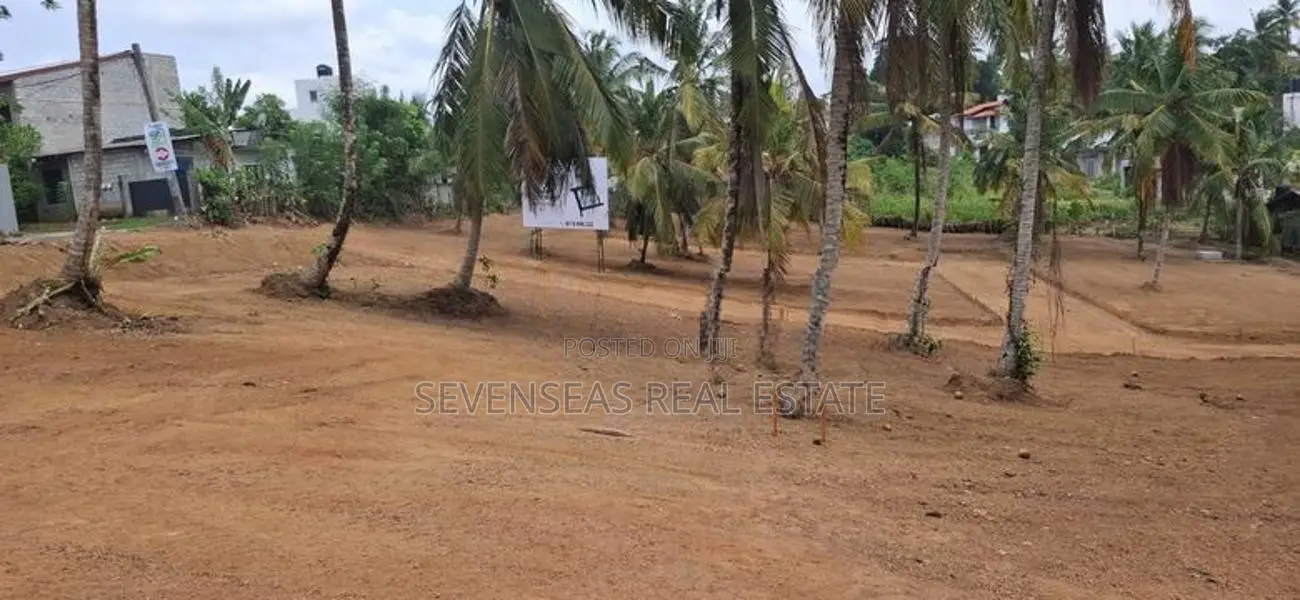 6,7,8 Perch Residential Land Plots Sale near Kahathuduwa Hwy Entrance
