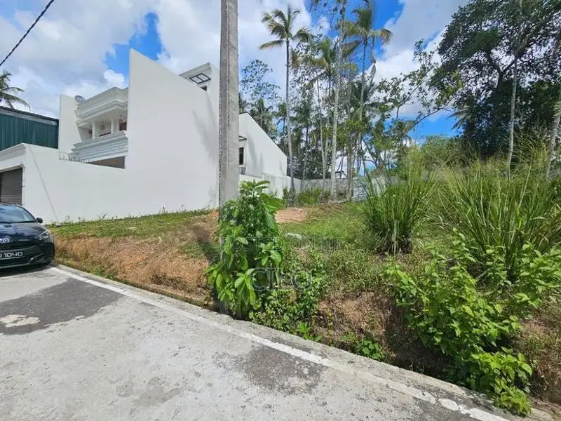 10P Prime Land for Sale – Thalawathugoda