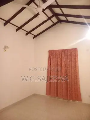 7perch 3Bedroom 2story house for sale seeduwa