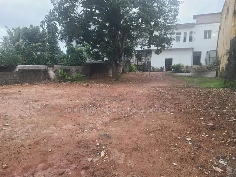 6 Perch with Up Stair House for Sale at Akuragoda
