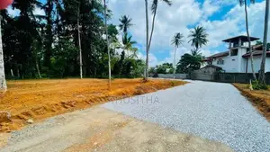 Yakkala Valuable Land for Sale