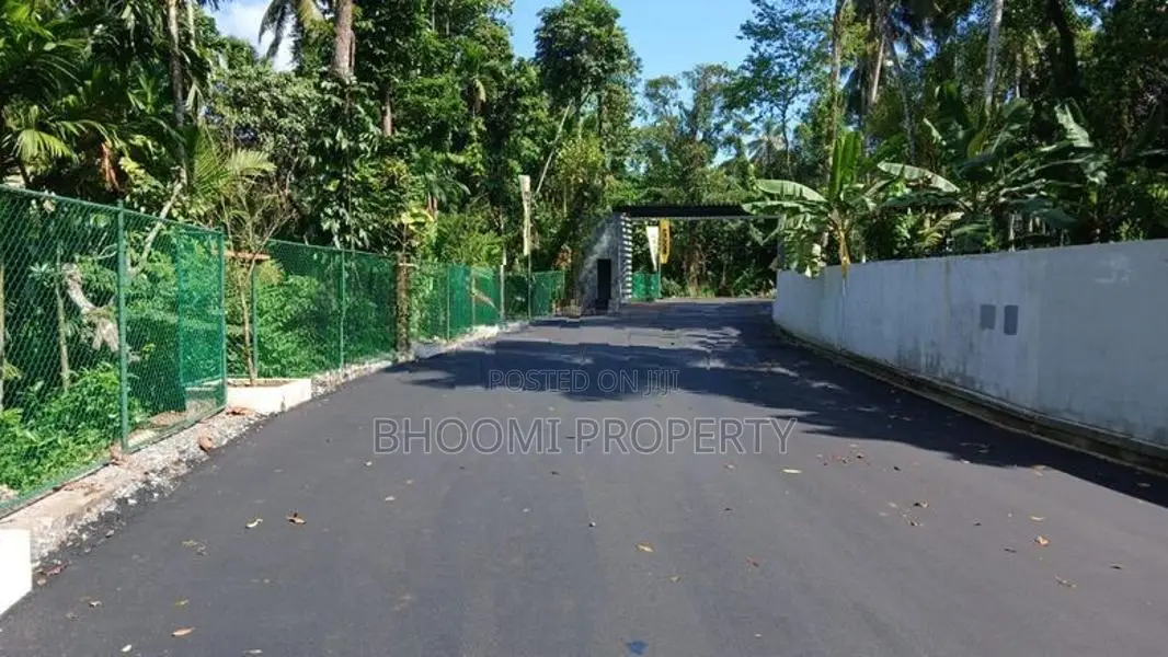 Kadawatha Land for Sale