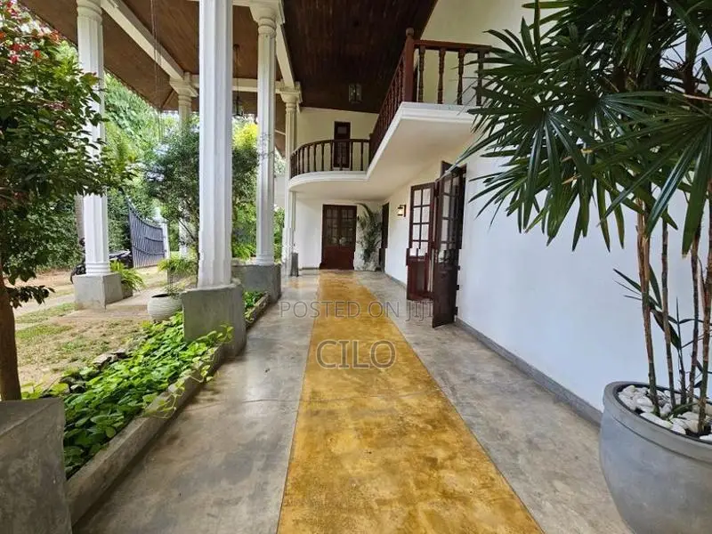 5BR House for Rent in Nawala