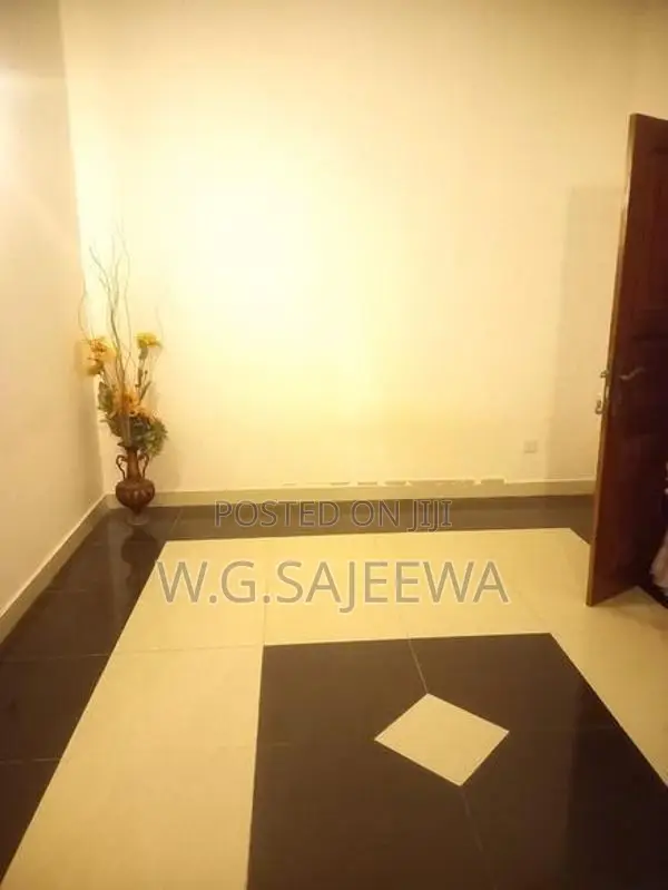 7perch 3Bedroom 2story house for sale seeduwa