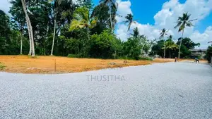 Yakkala Valuable Land for Sale