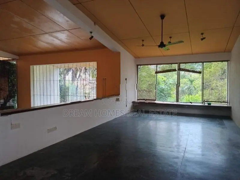Architect-Designed Family Home for Sale – Thalawathugoda