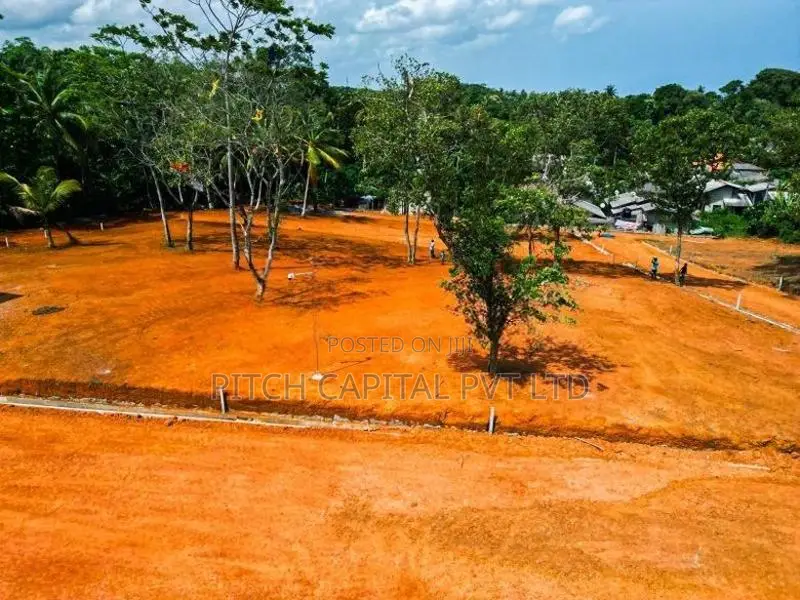 හිරිකැටිය වටිනා ඉඩමක්
