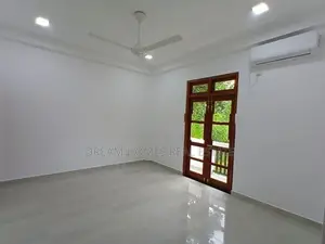 Modern Luxury Home with Roof Terrace – Boralesgamuwa