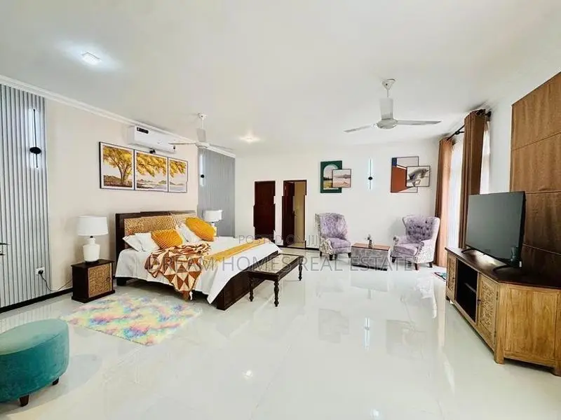 Ultra Luxury 4BR Smart House with Lift & Swimming Pool – Battaramulla