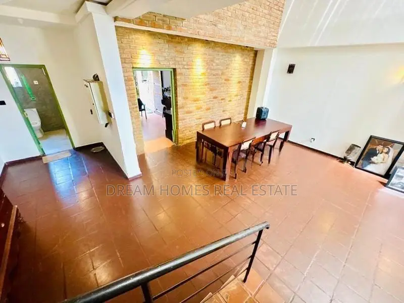 Elegant 5-Bedroom House with Rooftop – Kotte