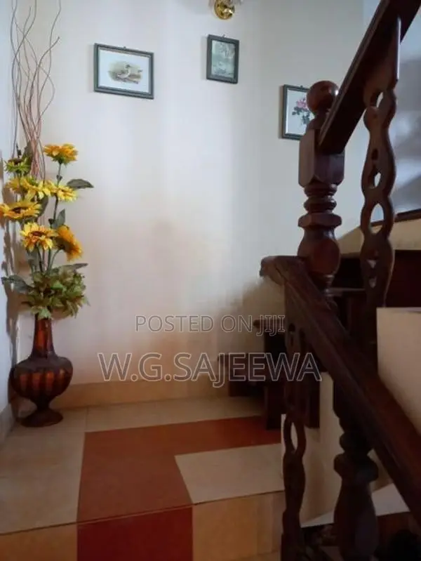 7perch 3Bedroom 2story house for sale seeduwa