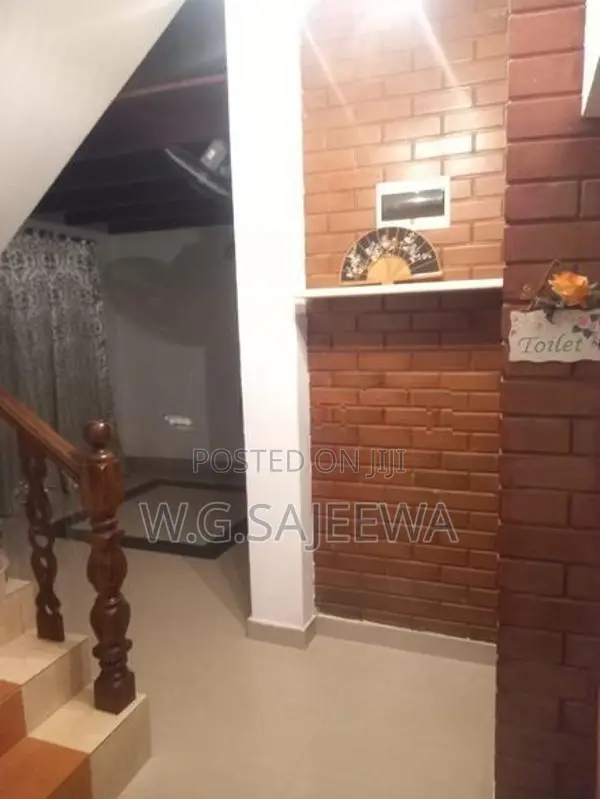 7perch 3Bedroom 2story house for sale seeduwa