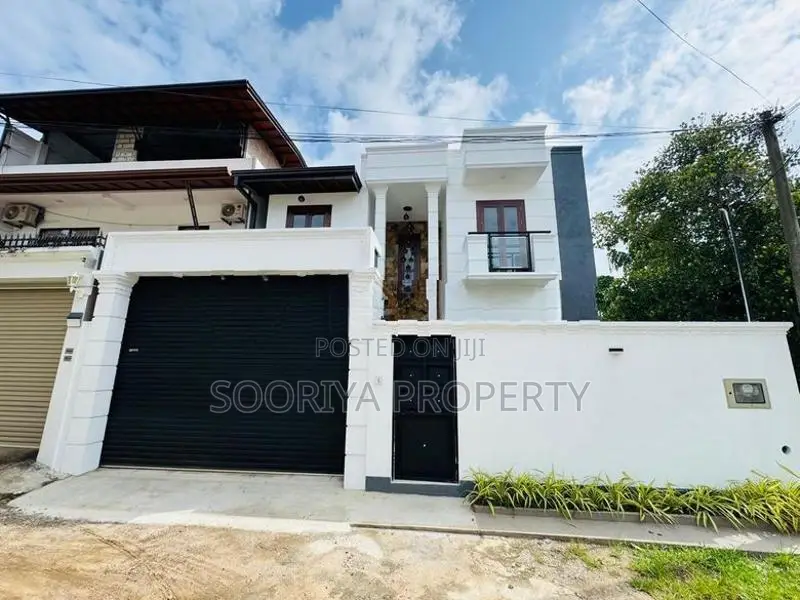 Modern Super Luxury Brand New House for Sale in Boralesgamuwa Town
