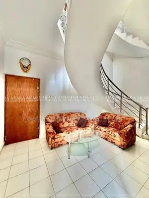 16 Perches - Furnished House for Rent HL52382