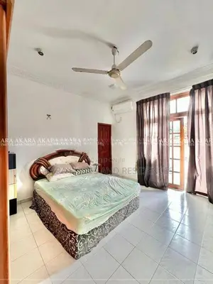 16 Perches - Furnished House for Rent HL52382