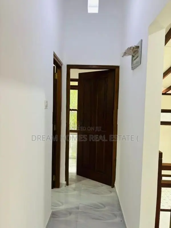 Stunning New House for Sale in Athurugiriya
