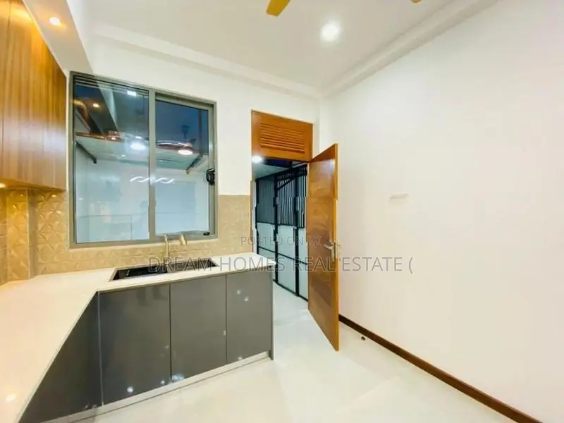 2-Storey Home for Sale – Athurugiriya