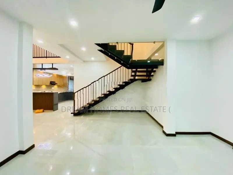 2-Storey Home for Sale – Athurugiriya