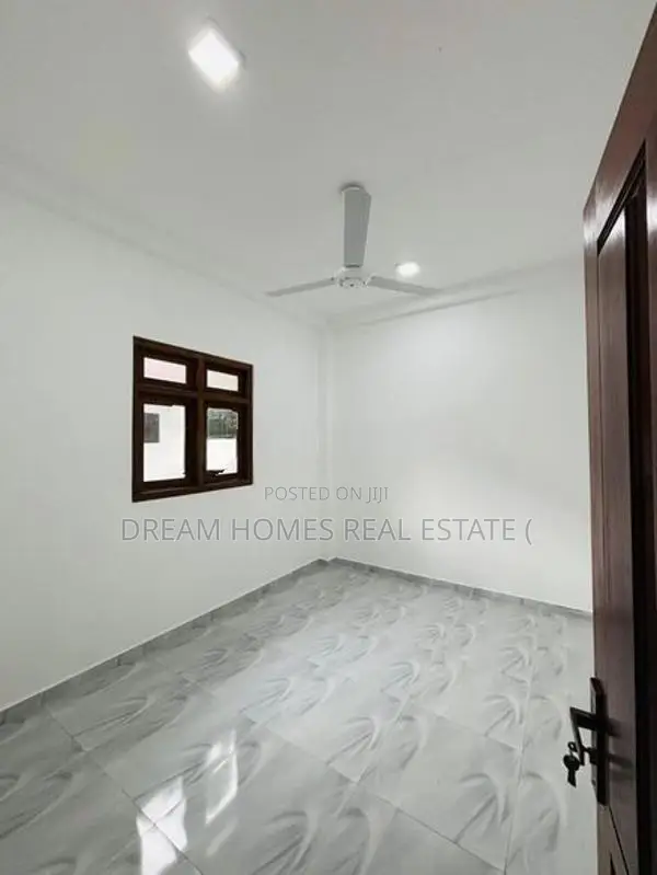 Stunning New House for Sale in Athurugiriya