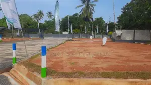 වාද්දුව නගරයන්ට මැදිව ගාලු පාරෙන්ම බිමි කොටස් කිහිපයක් H37