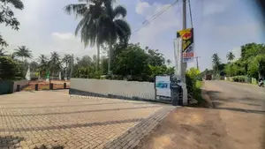 වාද්දුව නගරයන්ට මැදිව ගාලු පාරෙන්ම බිමි කොටස් කිහිපයක් H37