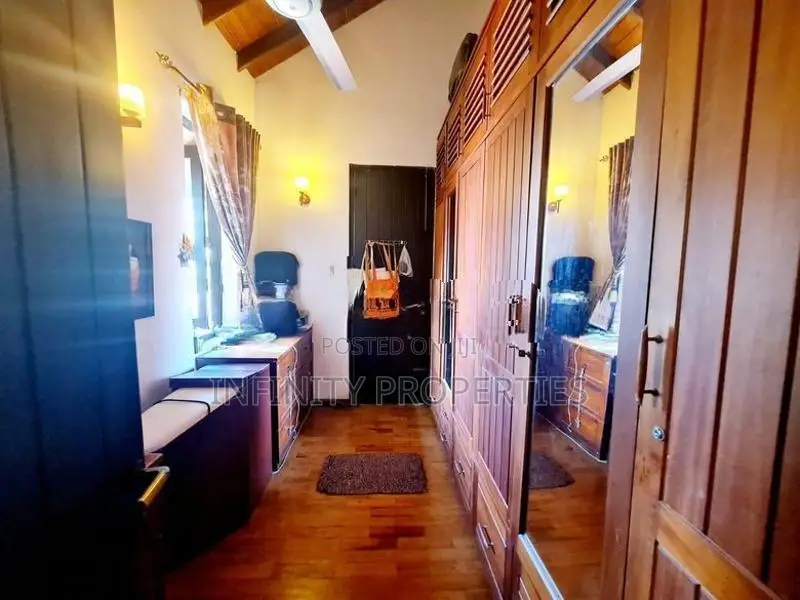 (AF081) Luxury House for sale Ambuldeniya Nugegoda