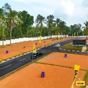 Land in Kadawatha