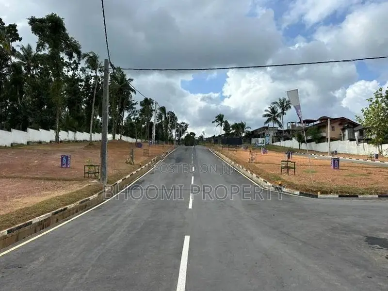 Land in Kadawatha