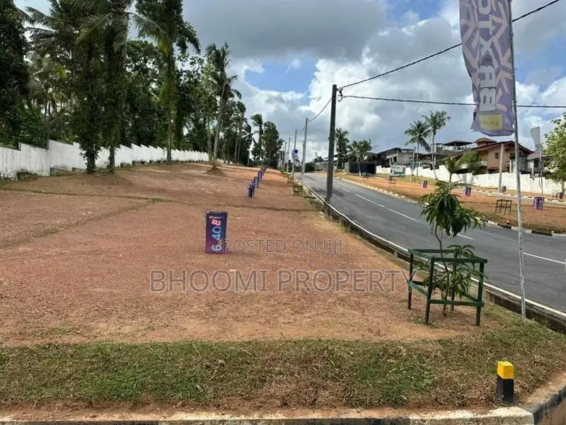 Land in Kadawatha
