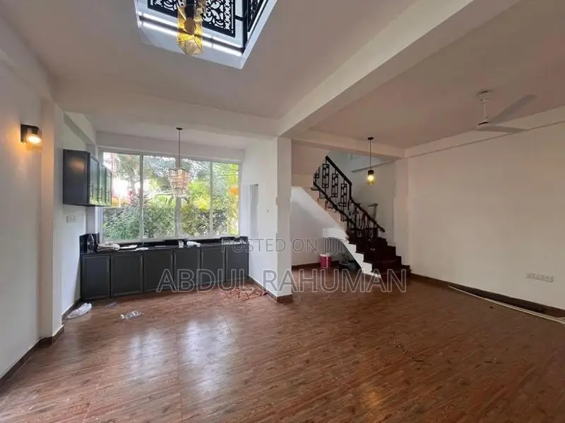 3 Storey Commercial Space in Nugegode