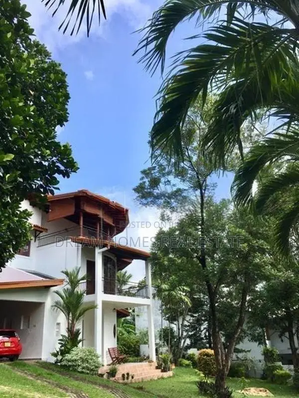 Luxury 2-Storey House for Sale – Thalawathugoda