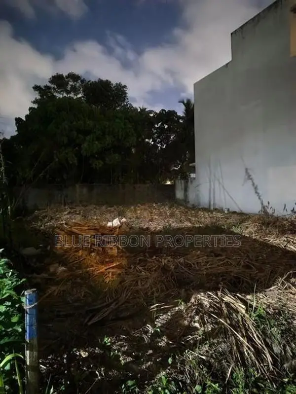 Valuable 6p Square Shaped flat Land for sale in Kottawa