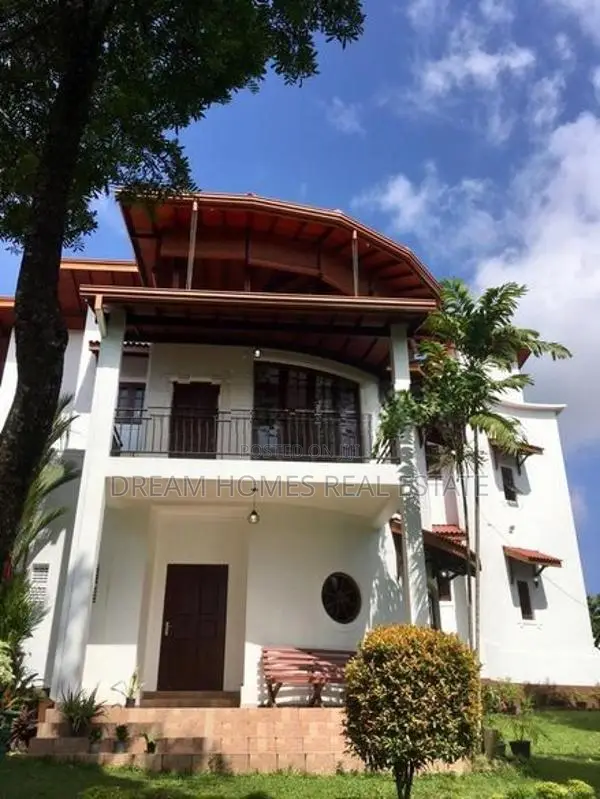 Luxury 2-Storey House for Sale – Thalawathugoda