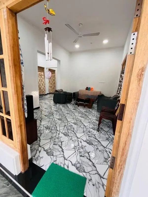 Newly Built Home for Sale – Prime Location, Yard Road, Kalmunai 2