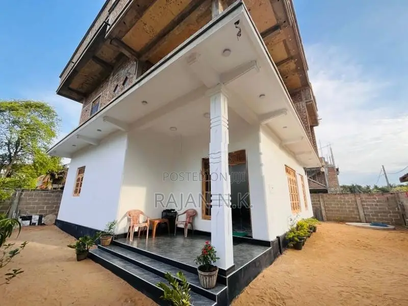 Newly Built Home for Sale – Prime Location, Yard Road, Kalmunai 2