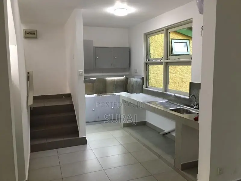Spacious 4-Bedroom House for Rent – Hantana, Kandy