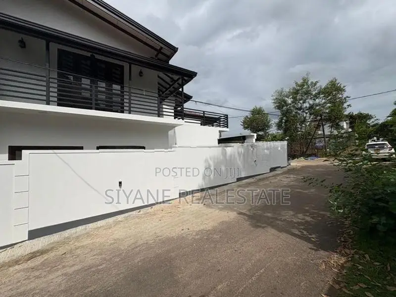 Brand New Luxury Home for Sale in Athurugiriya